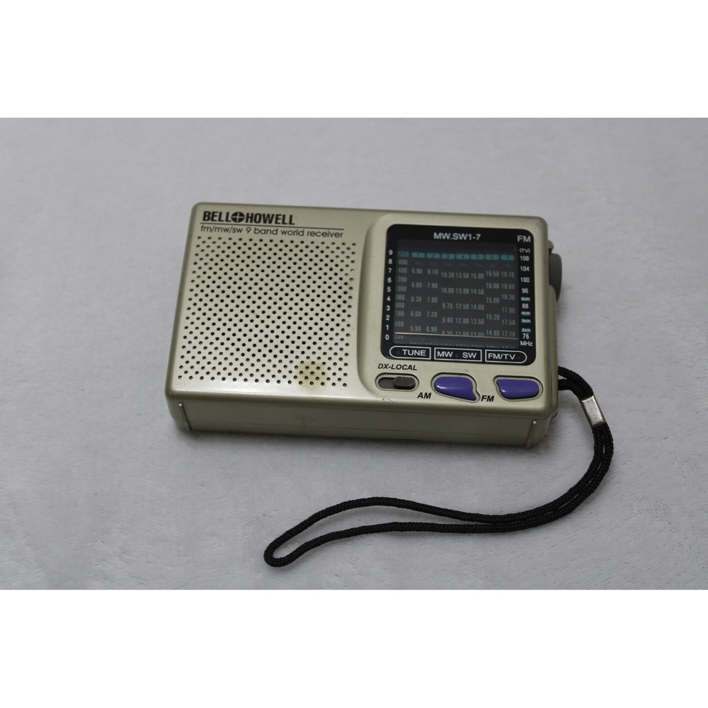 Bell & Howell FM MW SW 9 Band World Receiver Portable Radio Champagne Silver